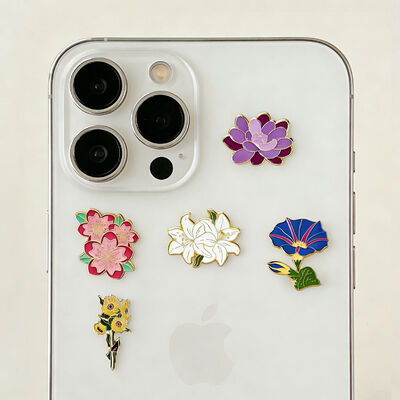 comprar Design 3D personalizado Cor rosa Material de alta qualidade Emalhe Pin Badge para decoração de telefone online manufacture