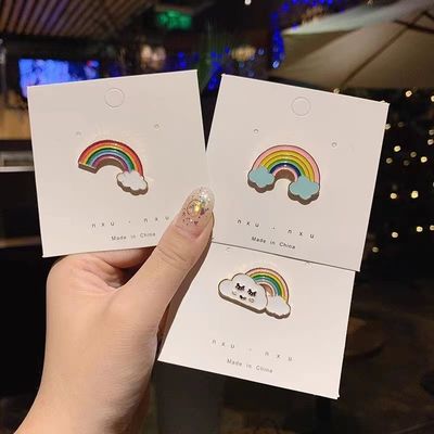 Bom preço. Tamanho personalizado de ouro revestido de mão pintado lapel pin badge para moda e colecionáveis on-line