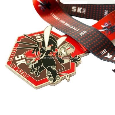 Bom preço. Medalha de luta livre de liga de zinco personalizada com esmalte macio e acabamento revestido de ouro para prêmios escolares on-line