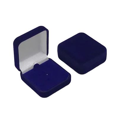 Pequena caixa de embalagem de presentes quadrada