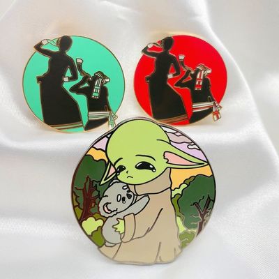 Cartoon Hard Custom Lapel Pins Soft Enamel Pin Impressão UV Logotipo Fabricante Anime Cute
