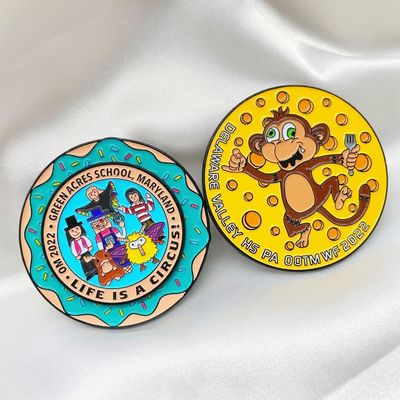 Impressão UV Logotipo personalizado Cute Enamel Pins Gold Plated Hard Metal Lapel Pin
