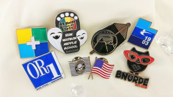 1.5mm - 2mm Custom Lapel Pins Plating Gold Hard Soft Spinner Pins para entretenimento