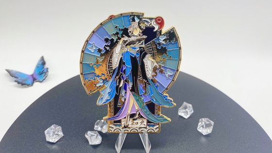 Bom preço. Pins de lapel de liga de zinco personalizados com espessura de 2 mm-3 mm e acabamento de esmalte macio para crachás personalizados on-line