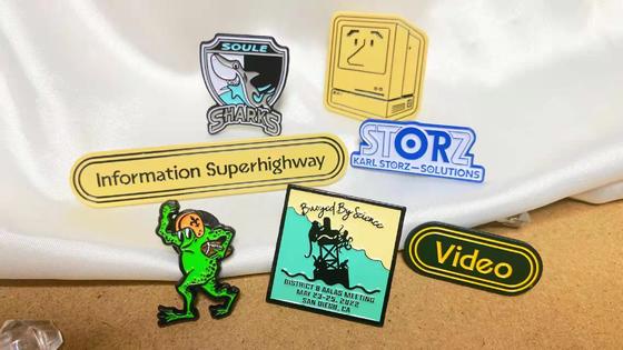 Bom preço. 1.5 Inch Soft Enamel Lapel Pin Custom Zinc Alloy Pin Badge para Branding e Eventos on-line
