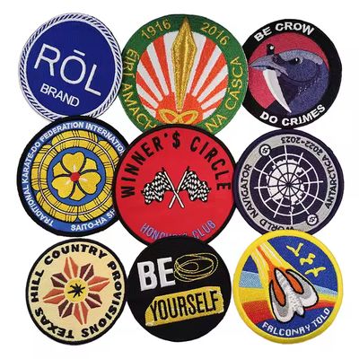 Bom preço. Patches de bordado personalizáveis e duradouros com bordas Merrow ou cortadas a laser para vestuário e presentes on-line