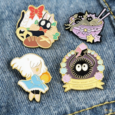 Bom preço. Pins de lapela banhados a ouro personalizados com esmalte macio e logotipo personalizado para branding on-line