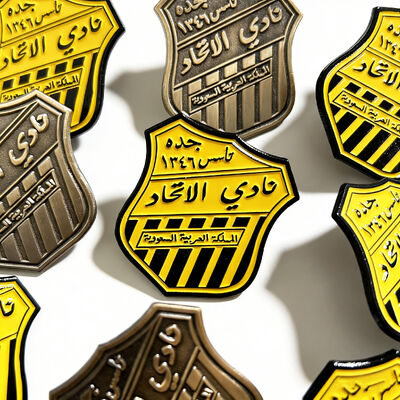 Wholesale custom lapel pins in 35mm, 1.5mm thickness, with quick sample time of 5-7 days.