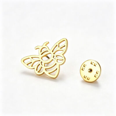 Bom preço. Pins de lapela de metal personalizados com esmalte macio/duro e o seu logotipo para roupas, chapéus, bolsas e presentes de atacado. on-line