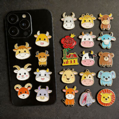 Autocolantes de esmalte suave gravados em árabe personalizados e crachás da cidade para decoração de telefones e presentes culturais.