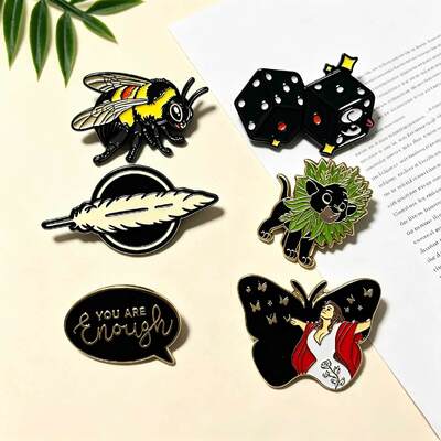 Fábrica Direta Personalizado Jogo Anime Personagem Merch Ouro Metal Broche Hard Enamel Pin com impressão UV Modern Enamel Pins