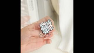 Emblemas e Pins personalizados de alto valor agregado para organizações escolares e empresas