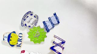 Alfinetes de esmalte personalizados para sua marca